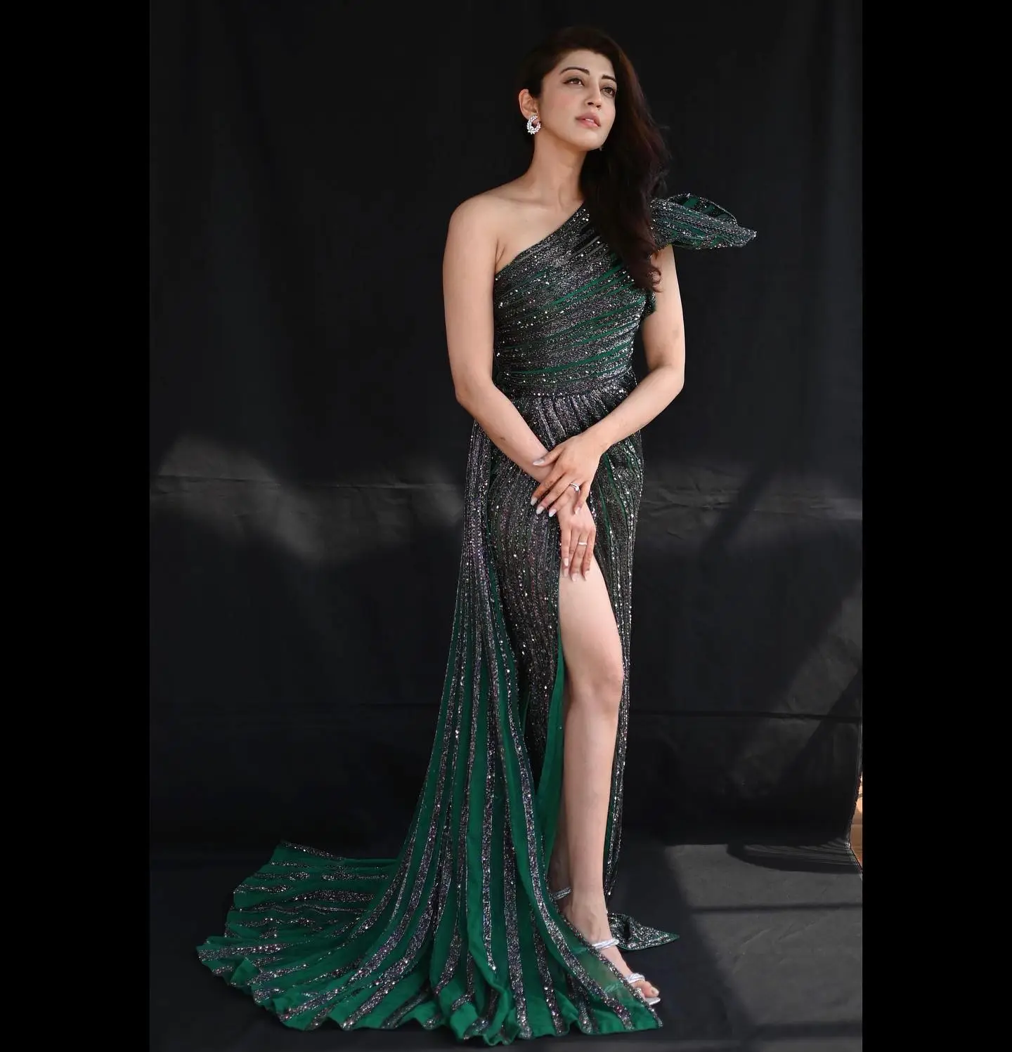 Mumbai Girl Pranitha Subhash Long Legs Show in Green Gown